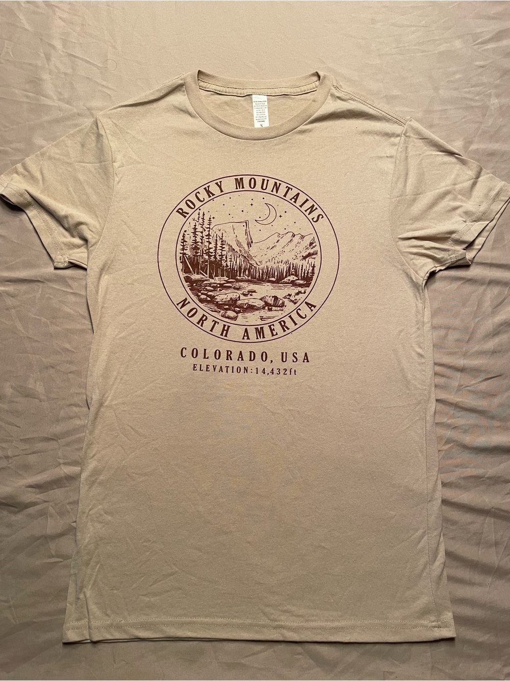 Rocky Mountains Colorado Graphic Tee - Beige Short Sleeve - Women’s Small